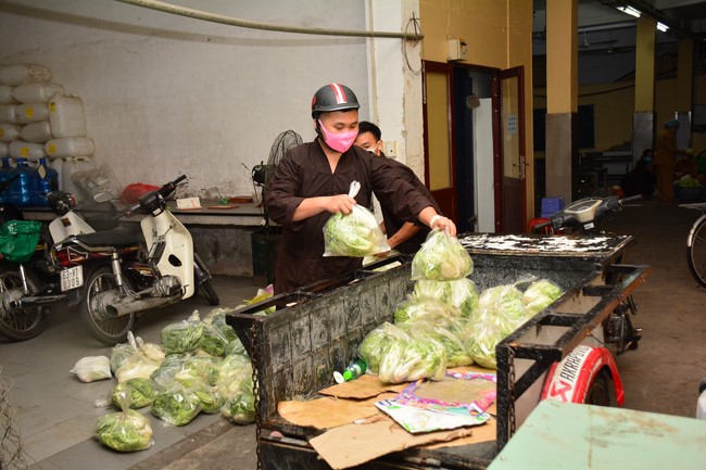 Continuing to support people in need in the Covid-19 pandemic of Hoang Phap Pagoda (series 4)